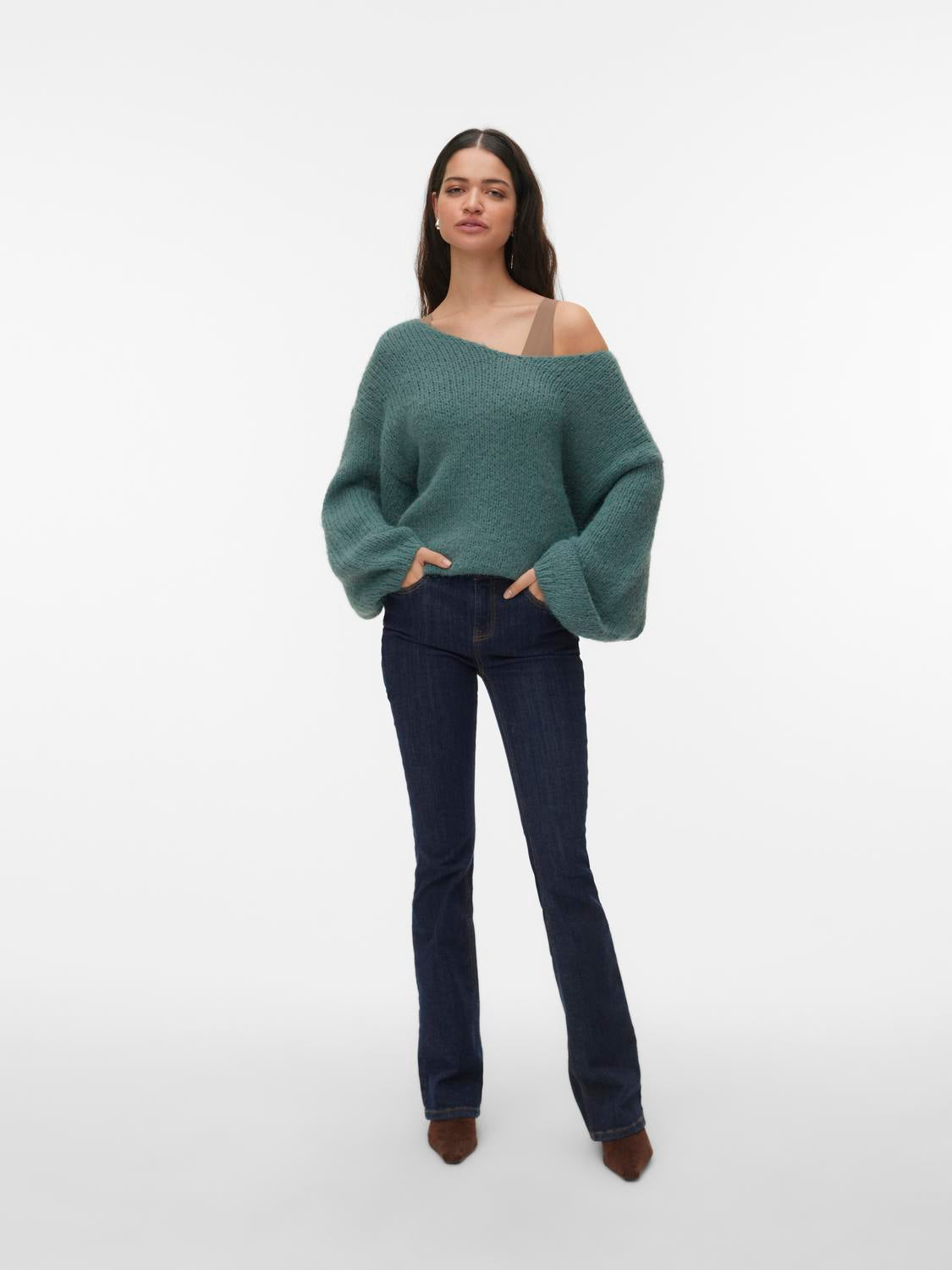 model_shot-front